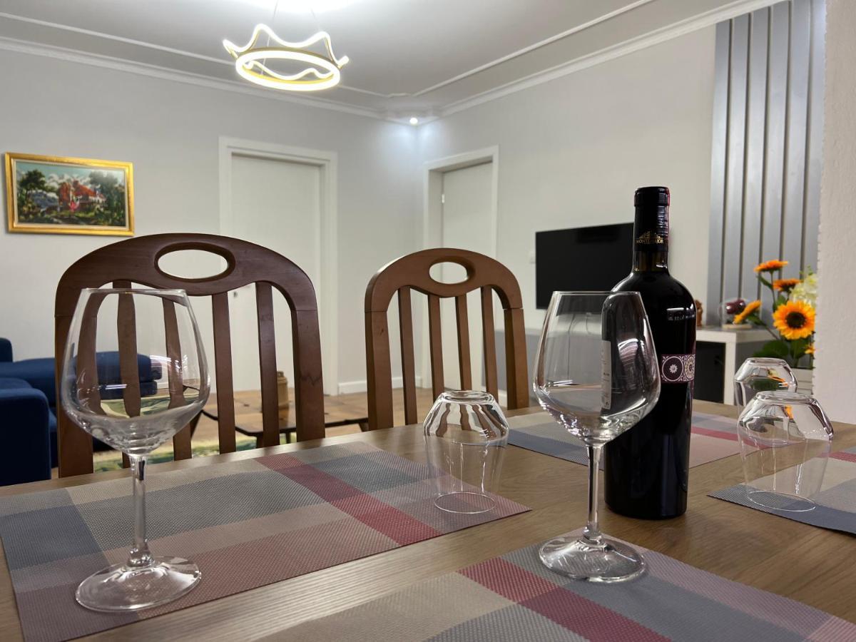 Chestnut Yard Villa Tiranë Ngoại thất bức ảnh