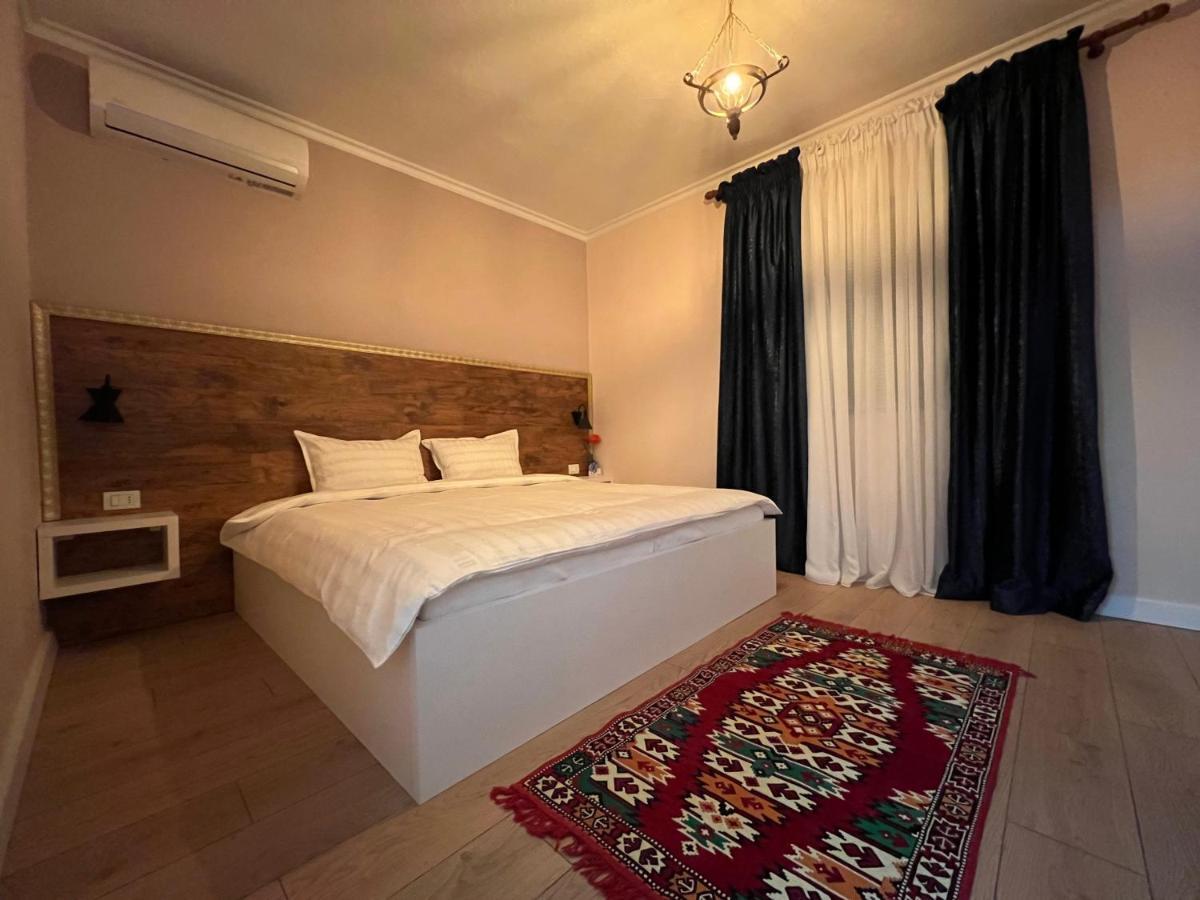 Chestnut Yard Villa Tiranë Ngoại thất bức ảnh