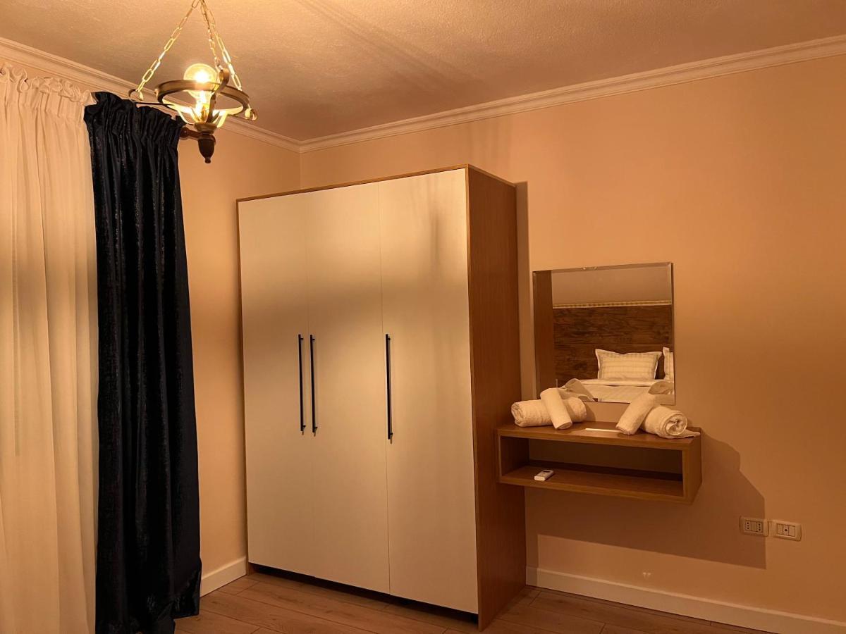 Chestnut Yard Villa Tiranë Ngoại thất bức ảnh