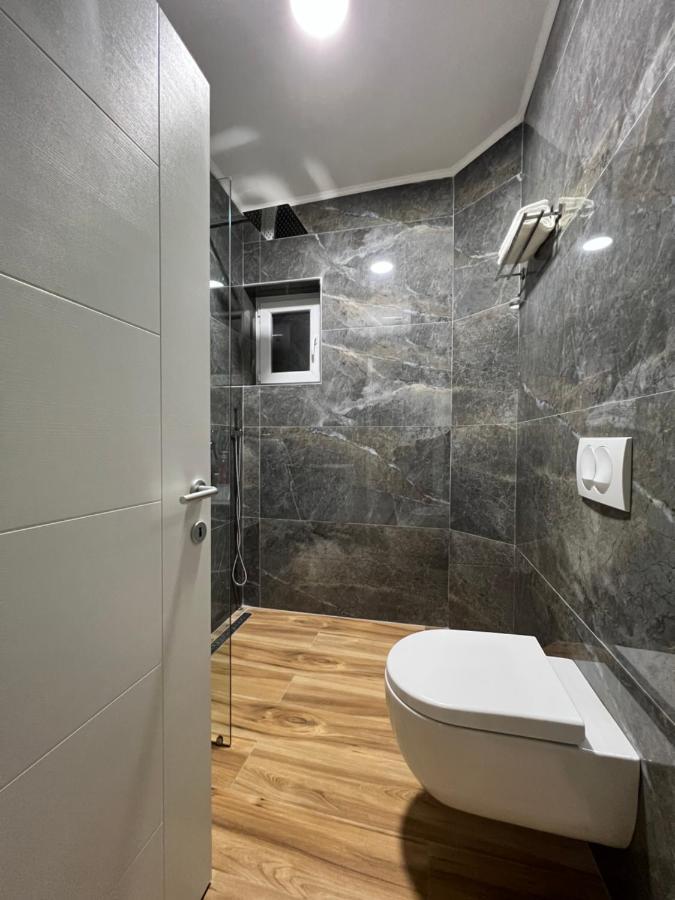 Chestnut Yard Villa Tiranë Ngoại thất bức ảnh