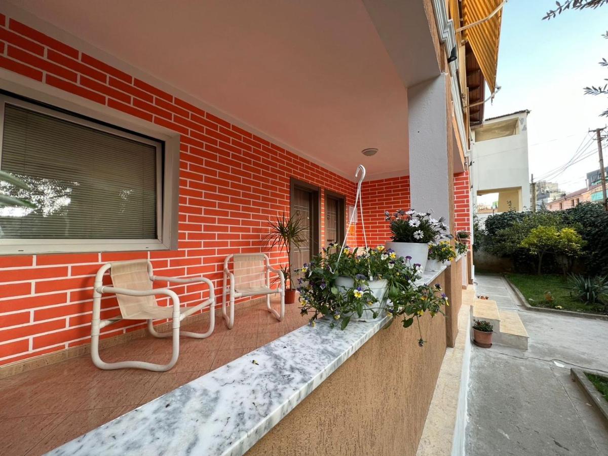Chestnut Yard Villa Tiranë Ngoại thất bức ảnh