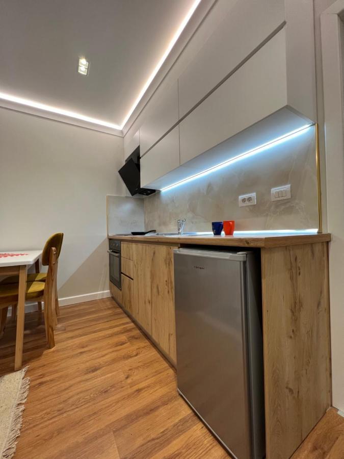 Chestnut Yard Villa Tiranë Ngoại thất bức ảnh