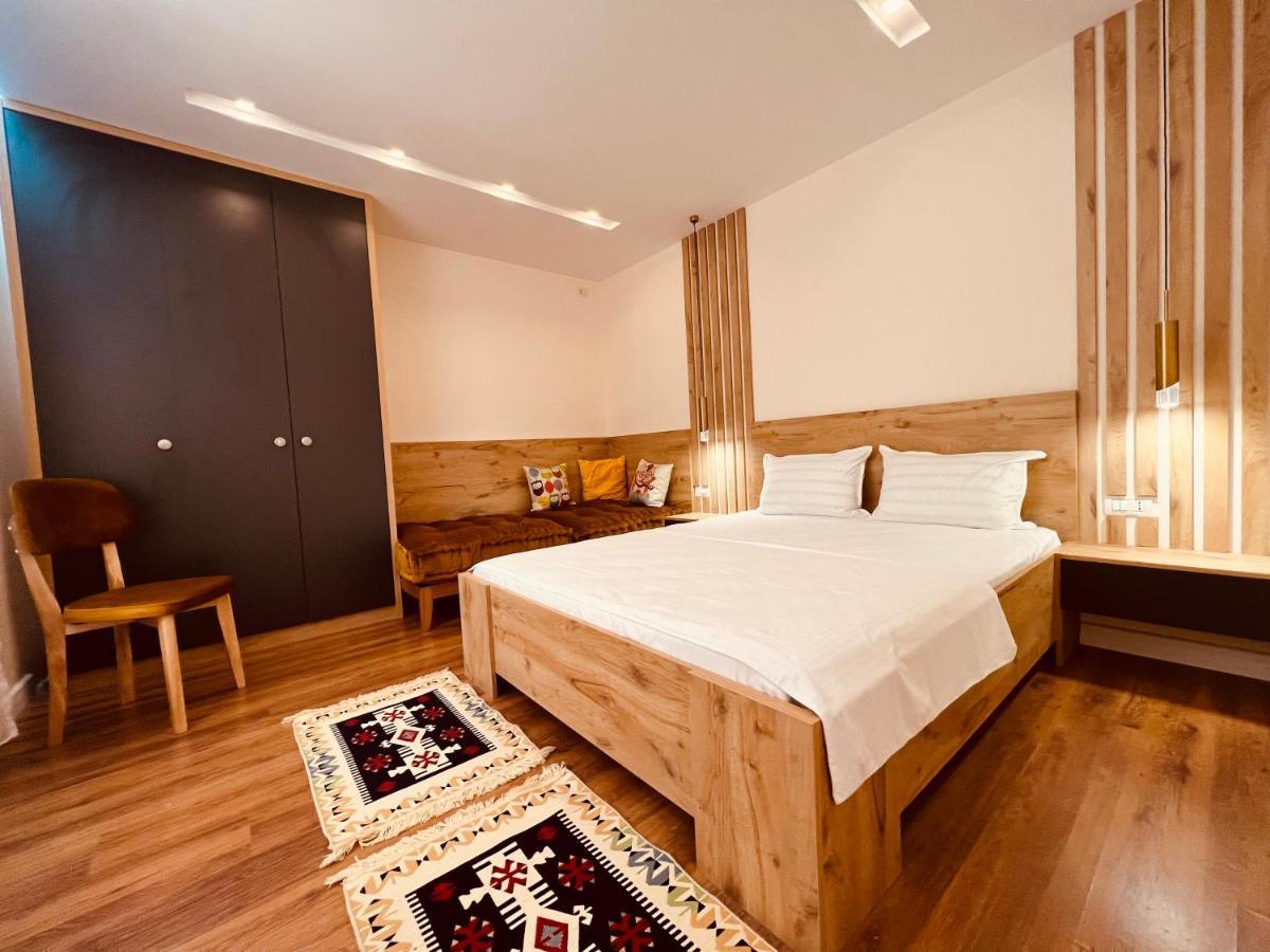 Chestnut Yard Villa Tiranë Ngoại thất bức ảnh